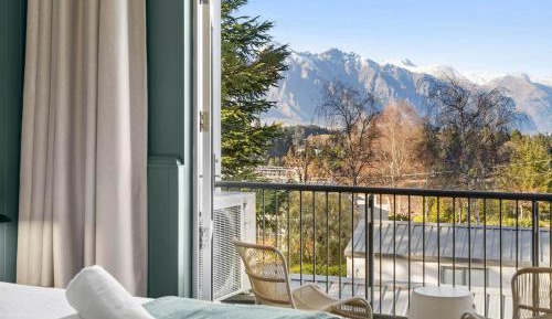 Superior Mountain View One-Bedroom Unit