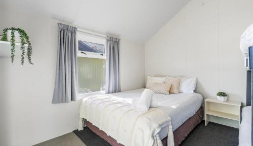 Standard Cabin (Queen &Bunk)