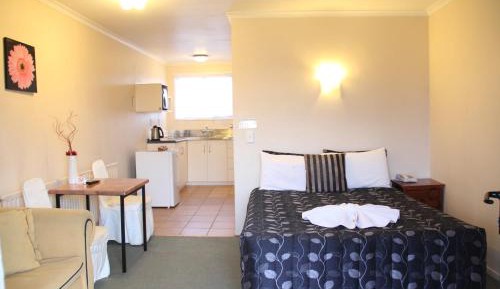 Studio with Spa Bath