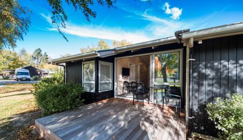 Self Contained Unit - Sleeps 4