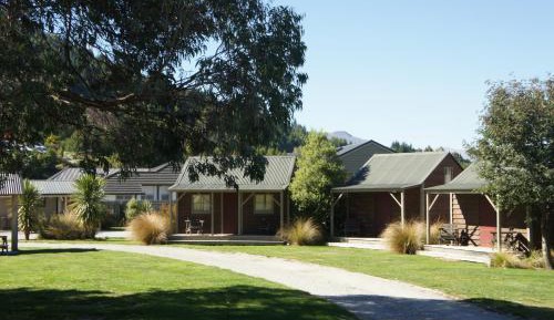 Standard Double Cottage with Shared Bathroom