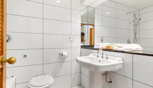 Standard King or Twin Room