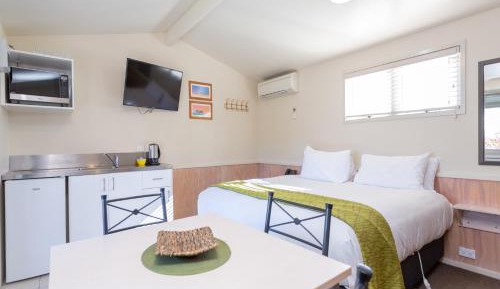 Deluxe Cabin 6