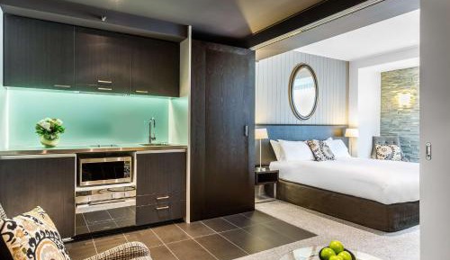 King Room with Kitchenette - Mobility Access