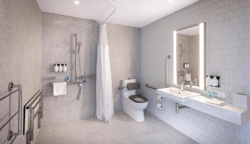 Queen Room - Accessible with Free Breakfast