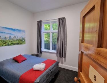 Room 8 - Budget Queen - Shared Facilities 