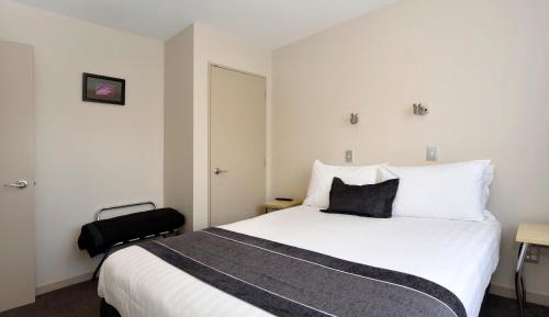 One-Bedroom Suite with Spa Bath