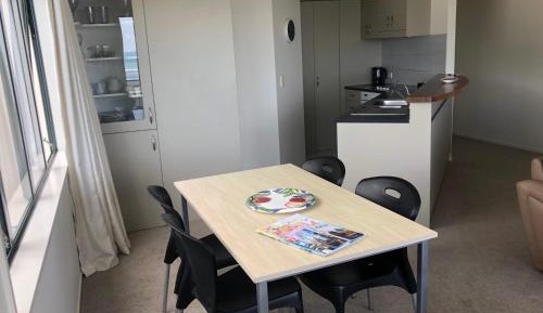 Deluxe One-Bedroom Apartment with Ocean View