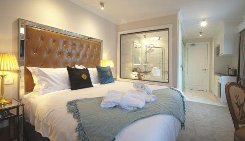 King Room with Spa Bath