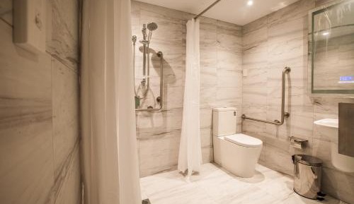 Queen Room - Disability Access