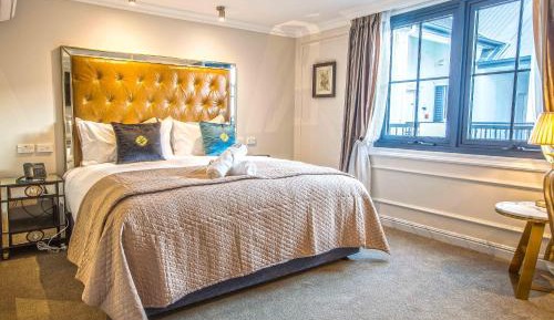 Deluxe King Room