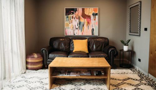  Luxury One-Bedroom Apartment (Queen Victoria Suite)