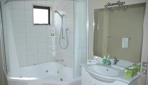 Deluxe Studio with Spa Bath
