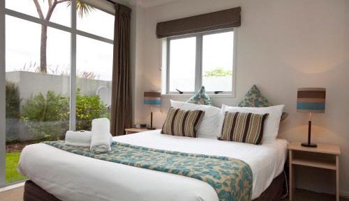 Deluxe Three-Bedroom Apartment