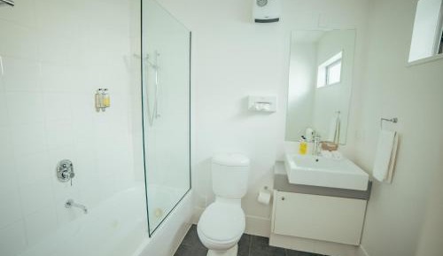 Studio with Spa Bath