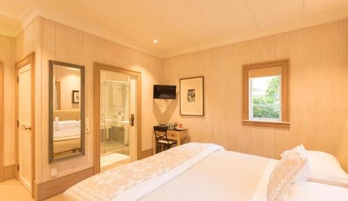 Deluxe Family Suite