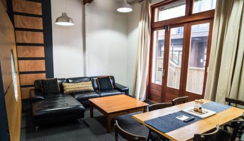 Self Contained King Studio + 1 Single with Ensuite Bathroom