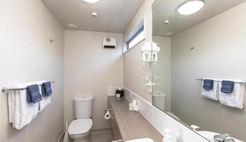 Two-Bedroom Apartment with Two Bathrooms