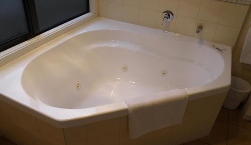  Deluxe One-Bedroom Suite