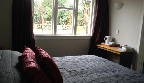 King or Twin Room with Private Bathroom