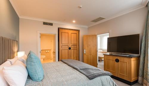 Classic One-Bedroom Suite