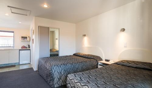 Triple Room with Queen and Single Beds