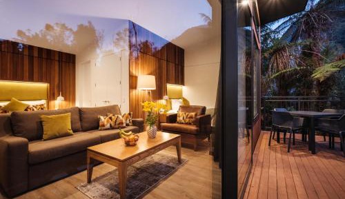 Deluxe Tree Lodge