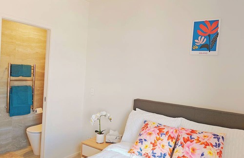 Grey Lynn House | Townhouse with garden and free parking