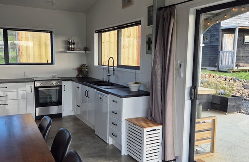 Mangapai House | Valley Views Near City & Coast