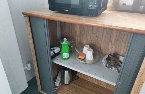 Auckland Apartment | 6 Beds including 1 DBL Bed, 1 Single Bed, 4 Singgle Sofa Bed in 1 Room & 1 Lounge