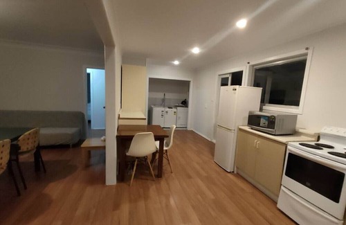 Mount Albert House | 3-Bedroom House - 30 Laurel St