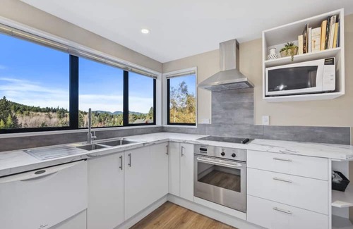 Hanmer Springs House | Hamner Haven - Just a walk to everything in town including hot pools