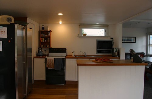 Karitane House | Karitane Coastal Haven - Unwind on Parata Ave