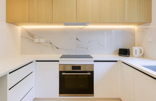 Waterview Apartment | Modern 3-Bedroom in Waterview