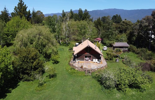 Rangihaeata House | Large property near the ocean. 5 minutes to Takaka township!