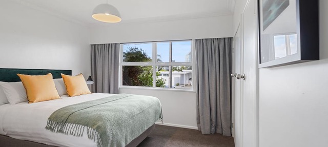 Renovated Takapuna 2BR Apt - Parking