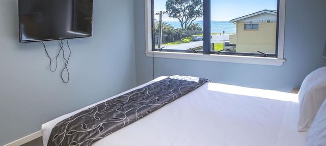 Waves Motel