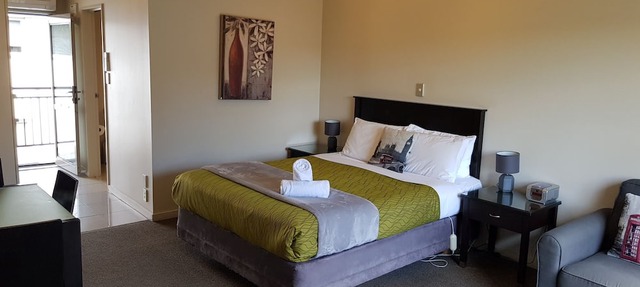 De Lago Motel Apartments