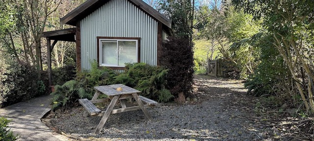 Shambhala Cosy Kimbolton Tiny house and gardens