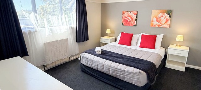 Champers Motor Inn