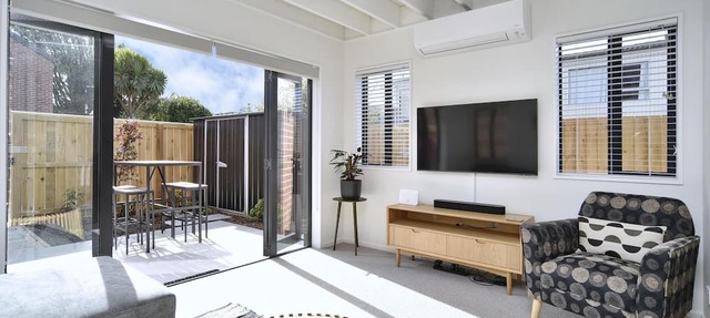 Āta Haere - Modern, comfortable and funky getaway close to central Christchurch