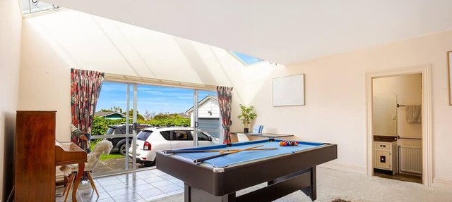 4Bed Spacious Villa in Chatswood