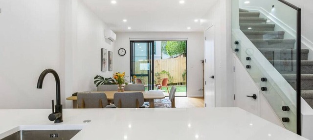 Exceptional 2BR in Ellerslie | Prime TV | WiFi |