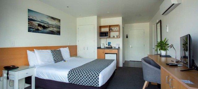 Harbourside Lodge