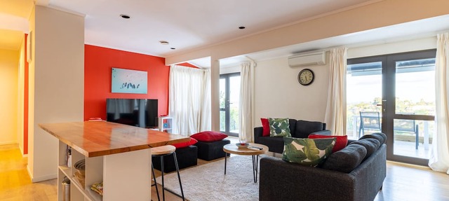 Character 4BR Home - Seaview - Skyline - Hot tub
