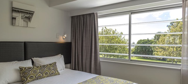 Quest Ponsonby