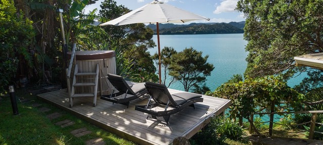 'KIWI LODGE' - a beautiful, secluded rustic cabin
