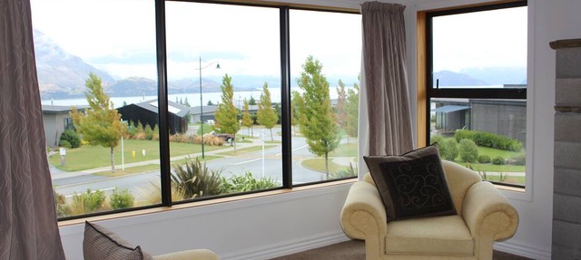 Lake Wanaka House in Peninsula Bay