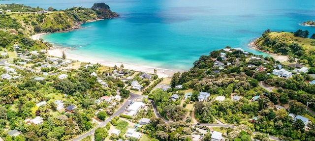 WAIHEKE BEACH RETREAT : Coast & Country Waiheke