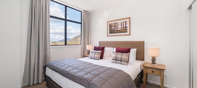 Executive 2 Bedroom Apartment Remarkables Park